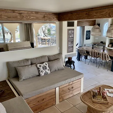 Mas Andalou Fabuleuse Premiere Ligne De Mer, Privative Villa *