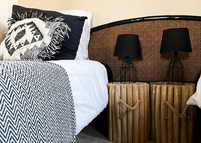 Mas Andalou Fabuleuse Premiere Ligne De Mer, Privative *